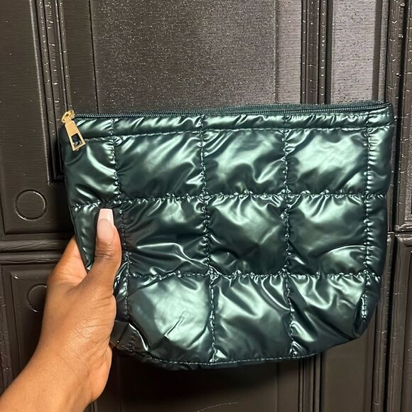 Green Quilted Pouch - Picture 1 of 3